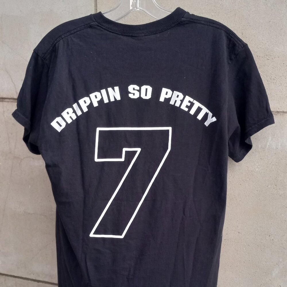 "Drippin so Pretty 7" Black T-Shirt (M)100% Cotton